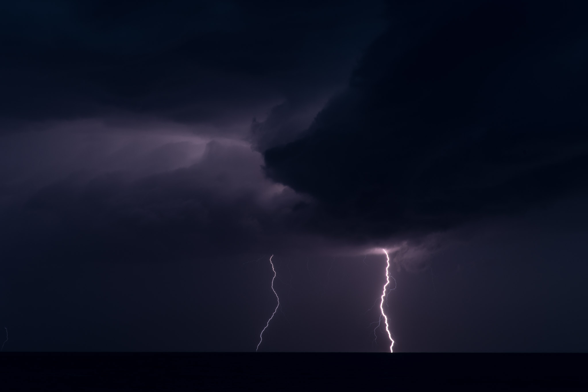 D90 weg, 18-85 weg, 100mm Makro weg, was nun?